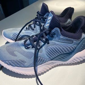 Adidas alphabounce